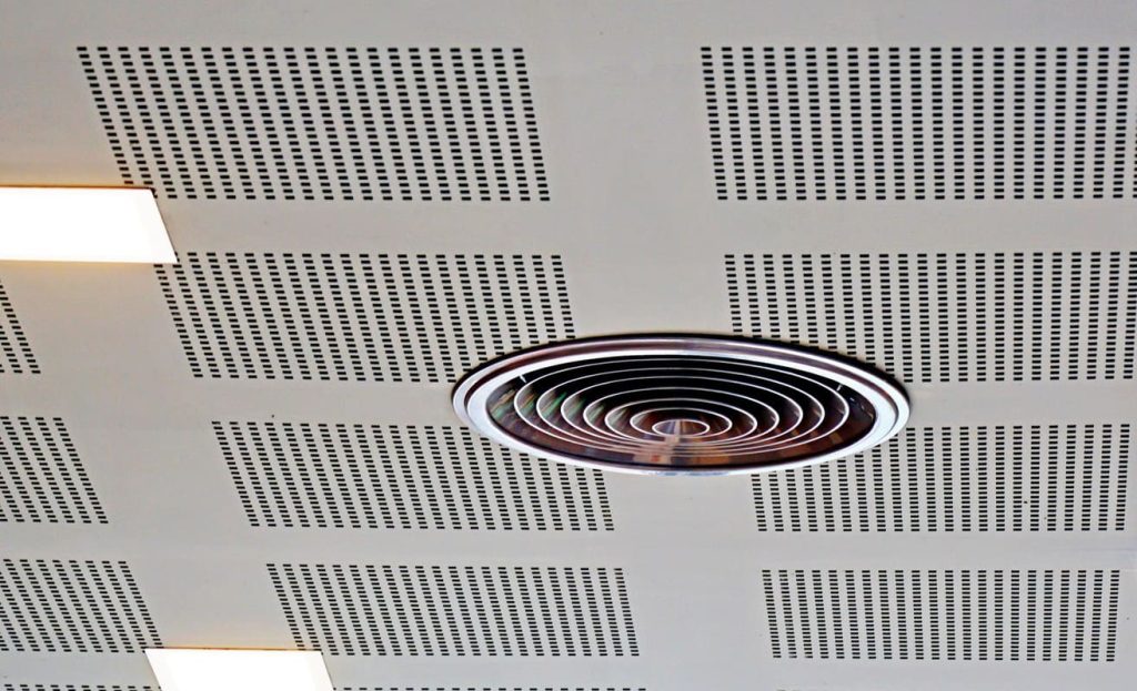 ventilation au plafond